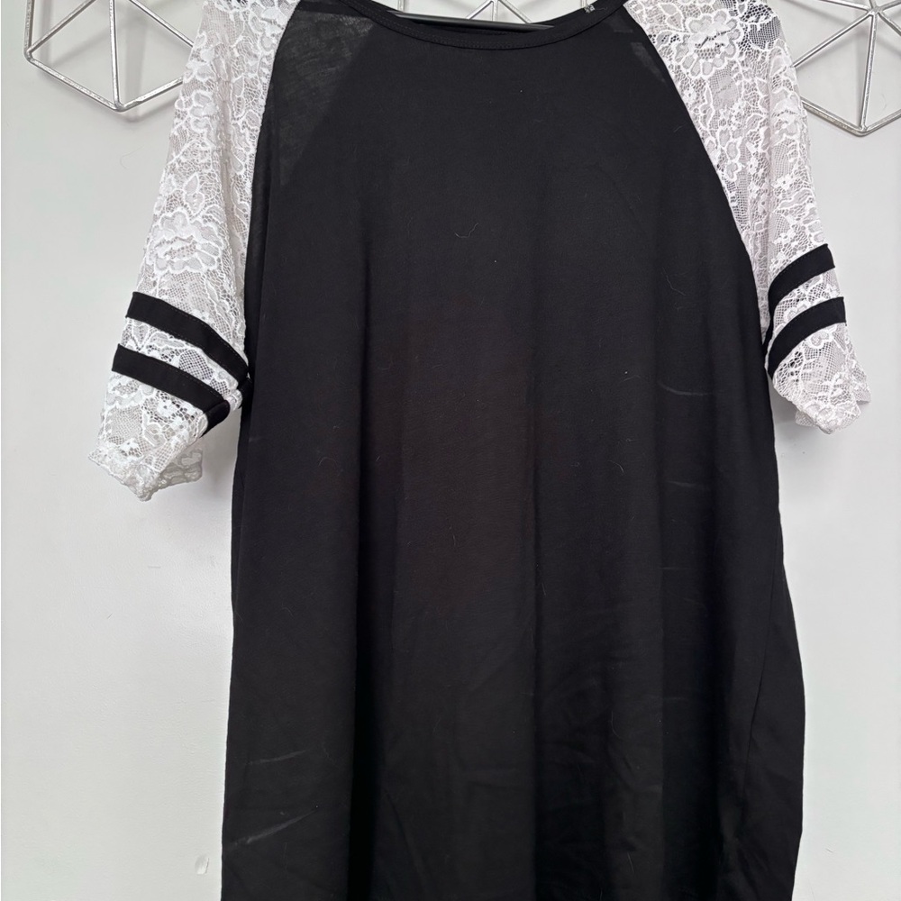 Black and White Lace Sleeve Skirt